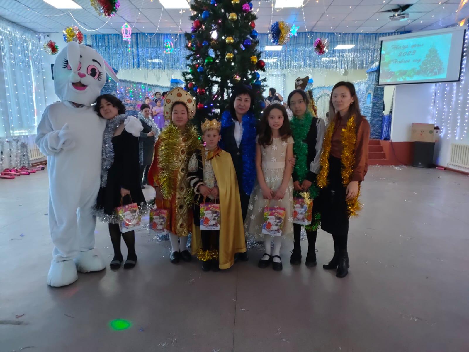 Қаратал ауданы әкімдігінің ұйымдастыруымен өткен жаңа жылдық кеш.